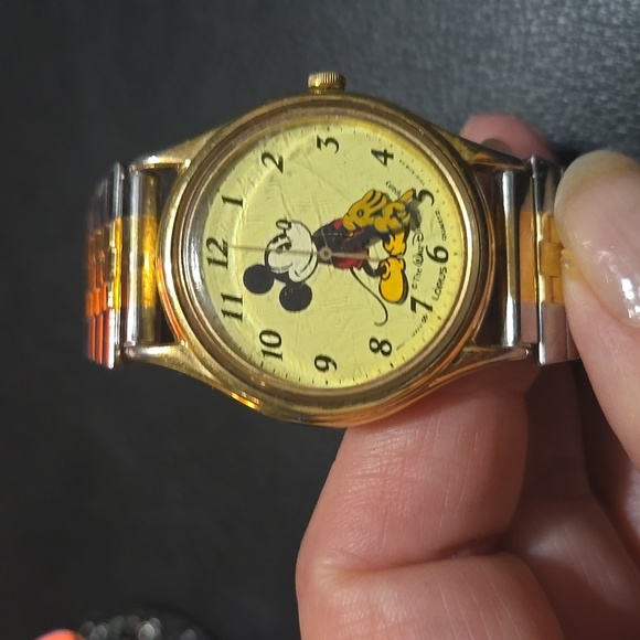 Vintage Disney Mickey Mouse Lorus Watch, Lorus by Seiko Mickey Mouse Watch 27mm - Picture 1 of 3